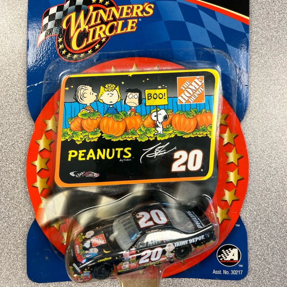 NASCAR Winners Circle Peanuts Hot wheel